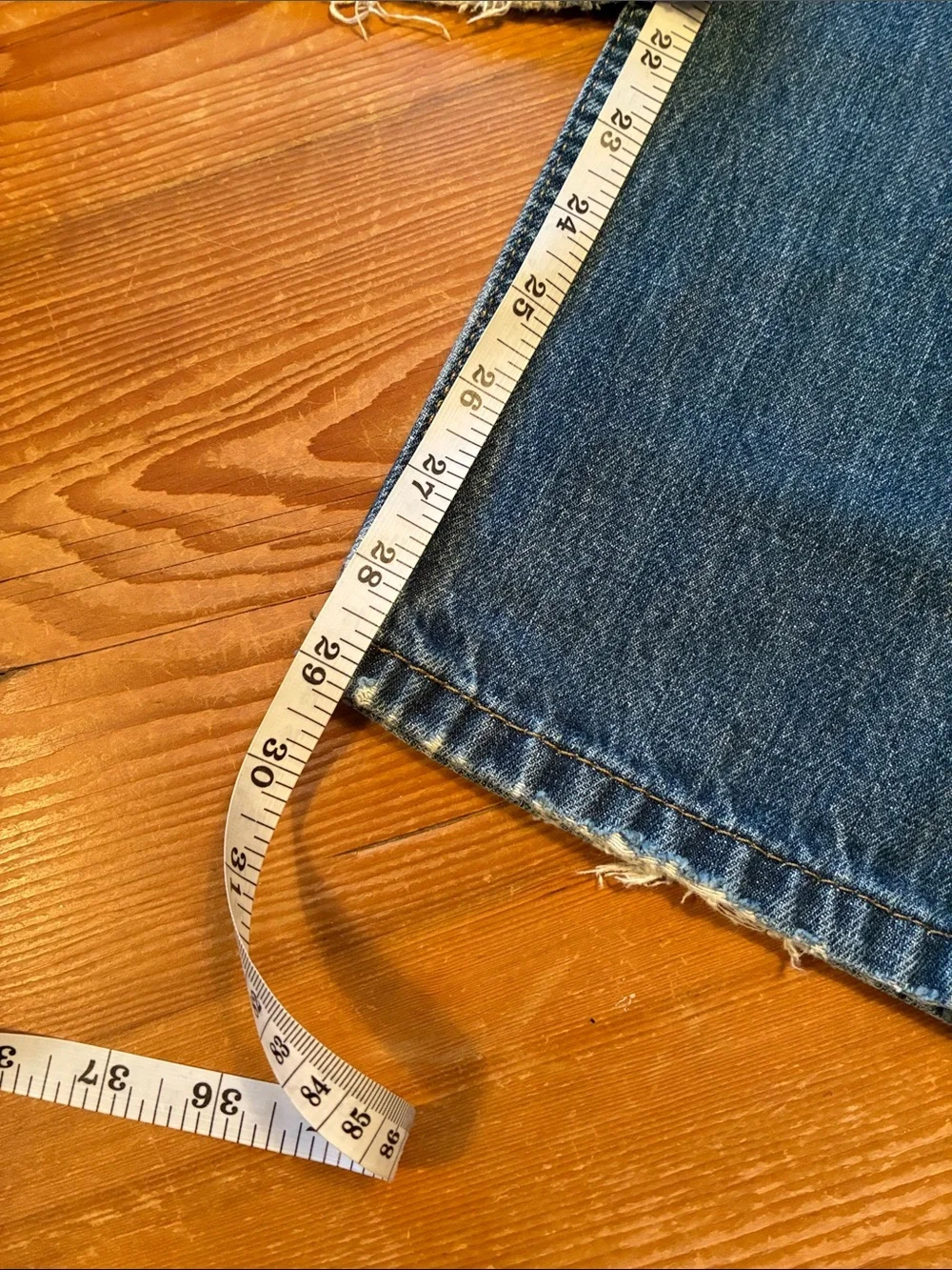 Men’s Levi’s 514 Medium Rinse Blue Jeans - 36 x 32